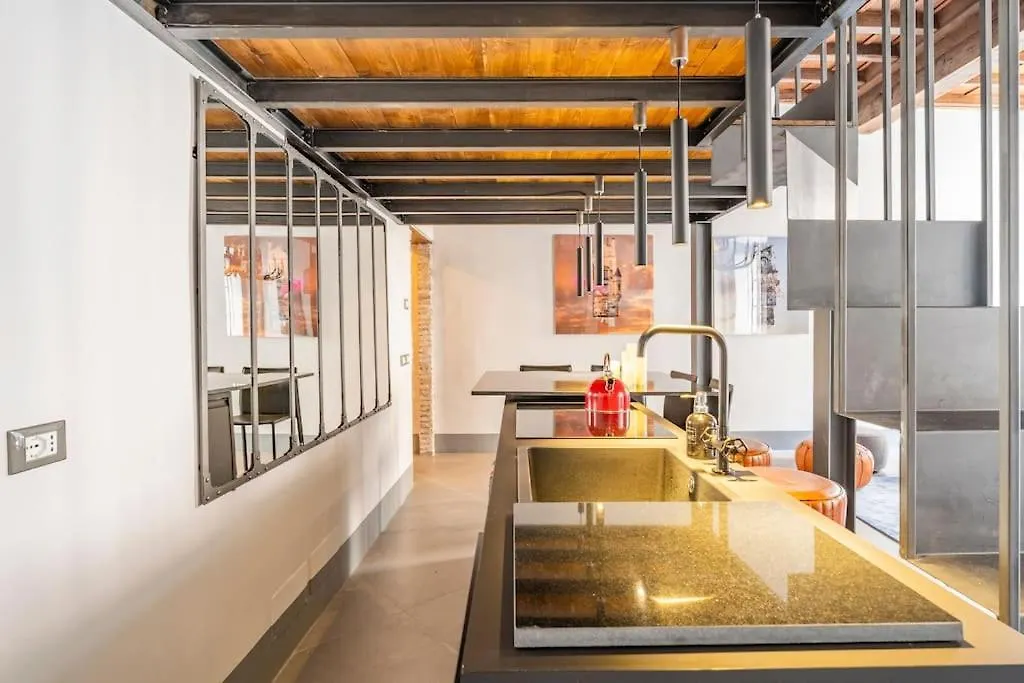 Monti Art Loft Apartment Rome